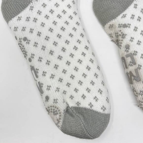 Muk Luks Fuzzy Crew Height Slipper Socks White Gray Non Skid Dots Cozy Warm - Picture 3 of 8